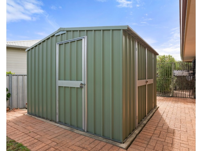 16 Brignell Gardens, Parmelia WA 6167