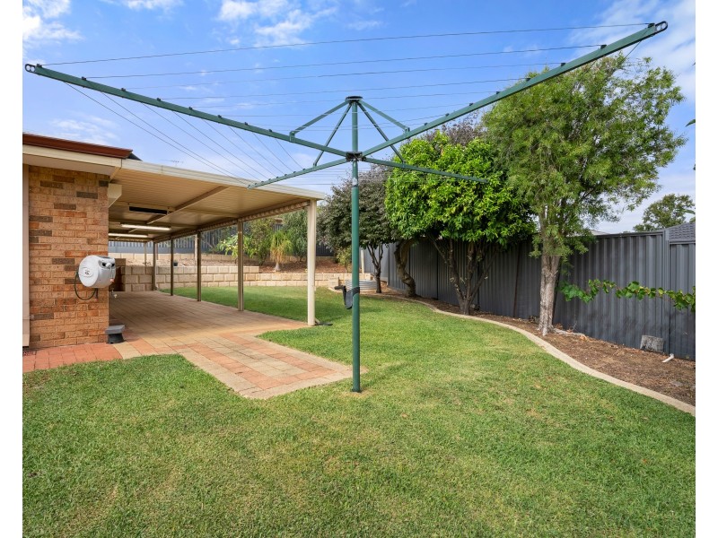 16 Brignell Gardens, Parmelia WA 6167