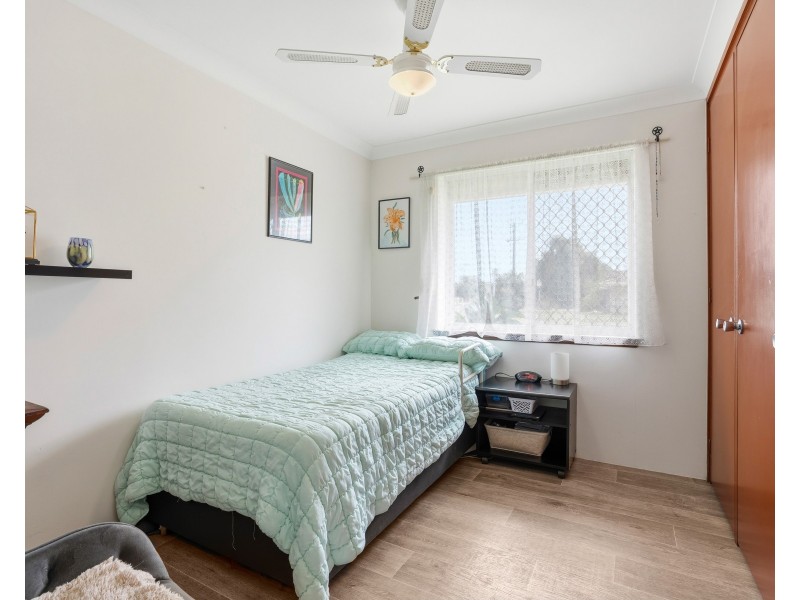 2c Payne St, Safety Bay WA 6169