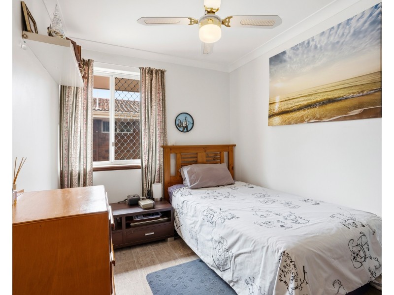 2c Payne St, Safety Bay WA 6169