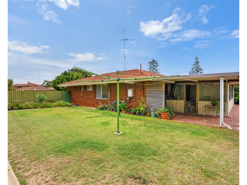 2c Payne St, Safety Bay WA 6169