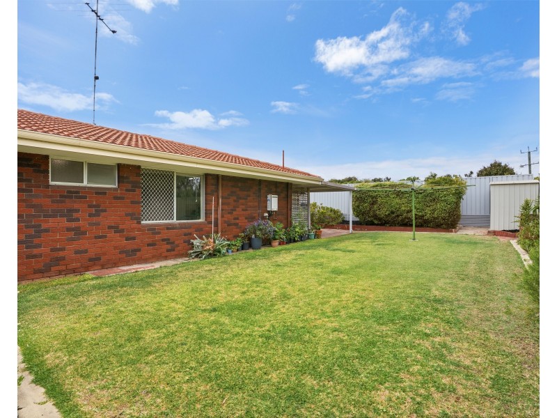 2c Payne St, Safety Bay WA 6169