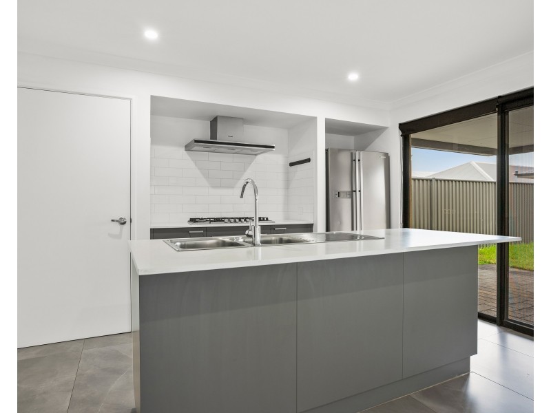 25 Wallarah Cct, Baldivis WA 6171