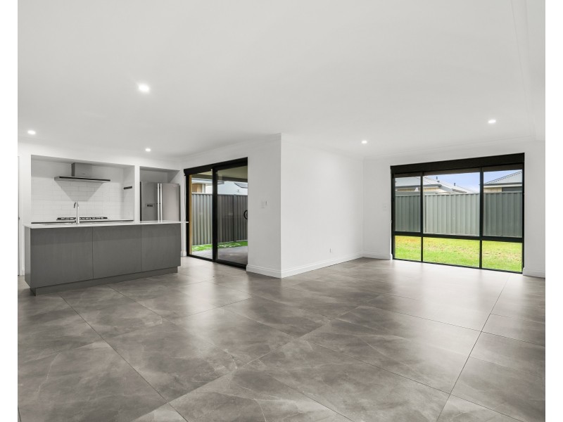 25 Wallarah Cct, Baldivis WA 6171
