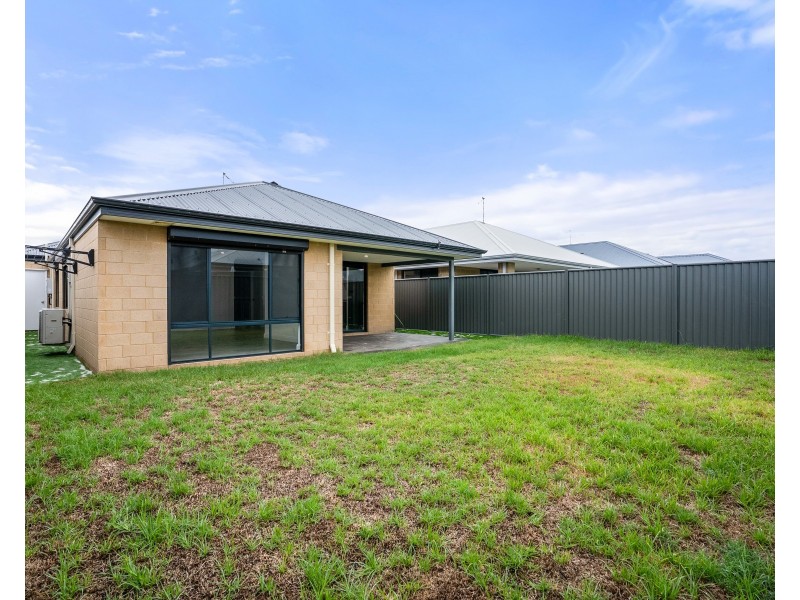 25 Wallarah Cct, Baldivis WA 6171