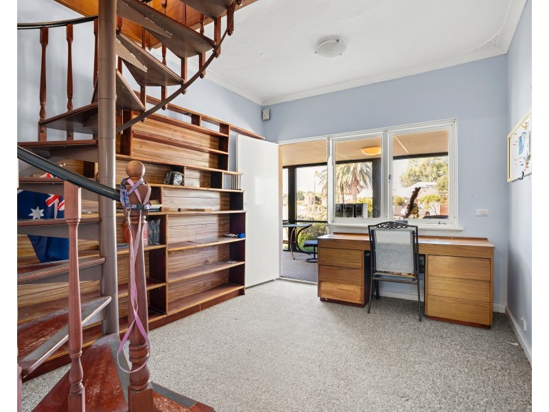 12A Coventry Road, Shoalwater WA 6169