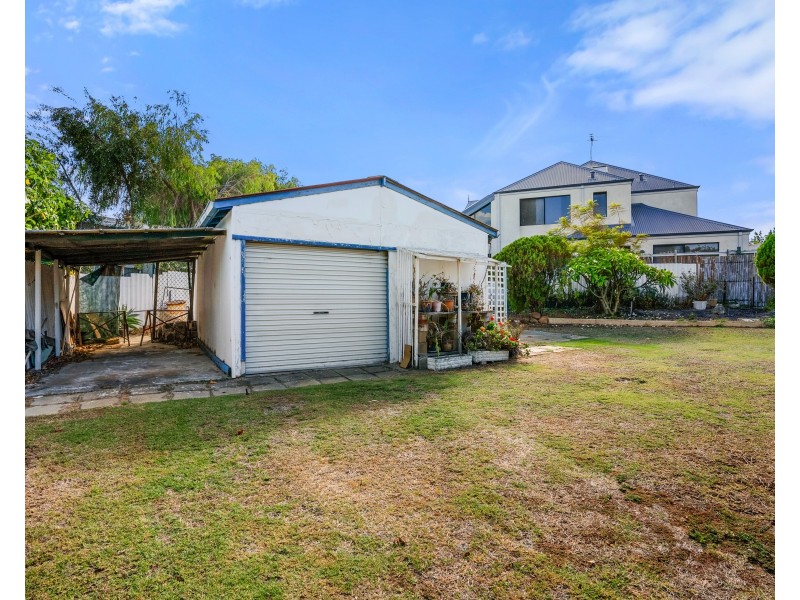 12A Coventry Road, Shoalwater WA 6169