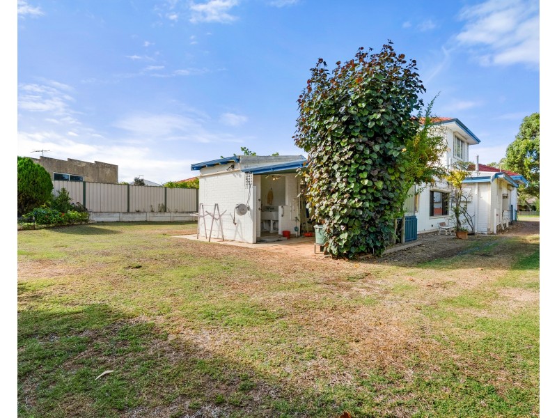 12A Coventry Road, Shoalwater WA 6169