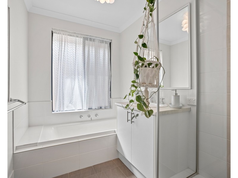 2 PENDRAGON LANE, Baldivis WA 6171