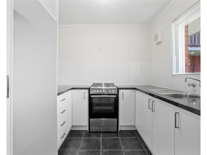 2/15 Corvus Place, Rockingham WA 6168