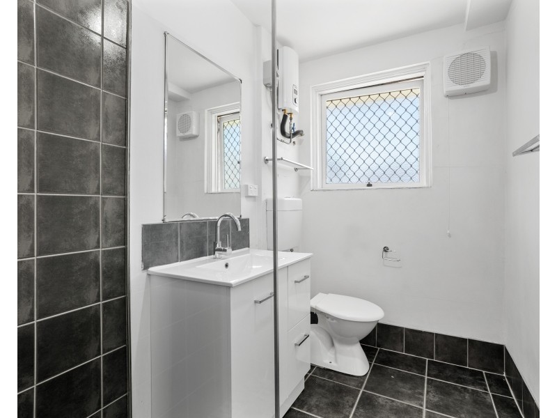 2/15 Corvus Place, Rockingham WA 6168