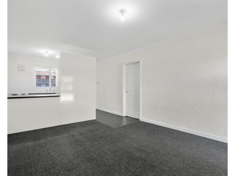 2/15 Corvus Place, Rockingham WA 6168