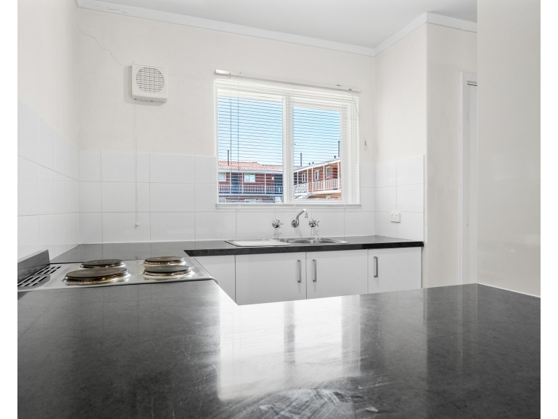 2/15 Corvus Place, Rockingham WA 6168