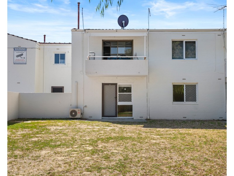 2/15 Corvus Place, Rockingham WA 6168
