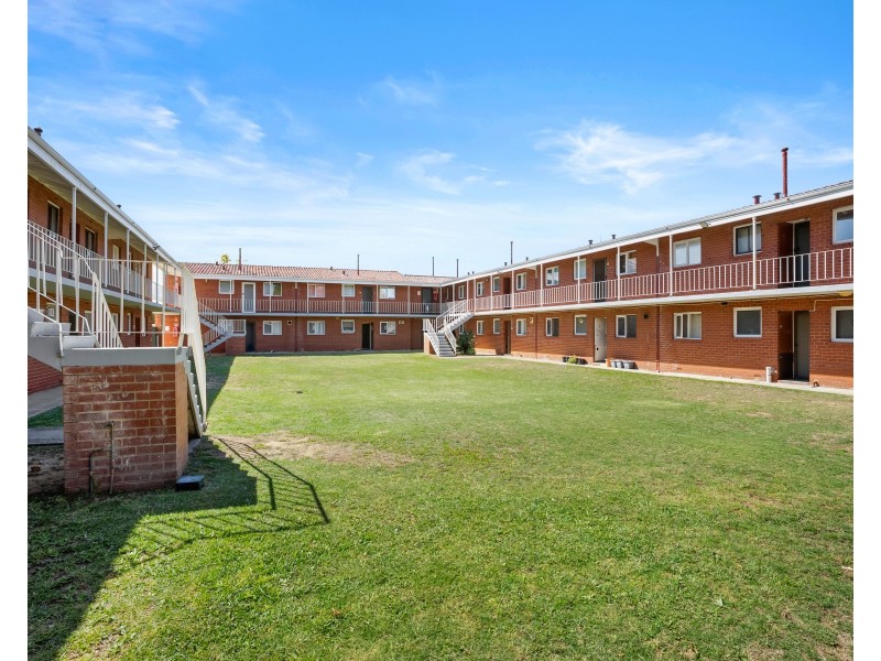 2/15 Corvus Place, Rockingham WA 6168