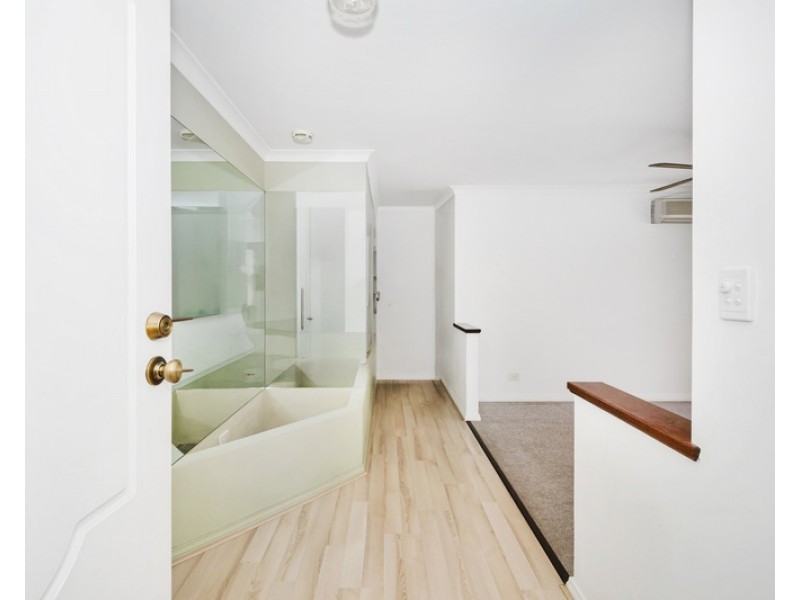 8 RAMSAY PLACE, Bibra Lake WA 6163