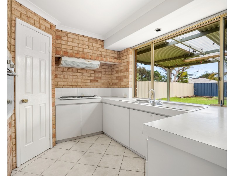 5 LISBON PLACE, Warnbro WA 6169