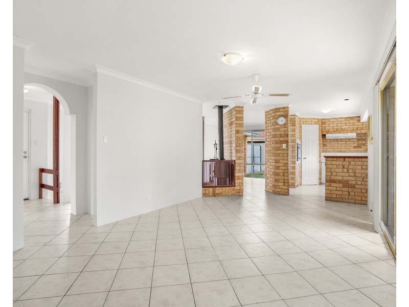 5 LISBON PLACE, Warnbro WA 6169