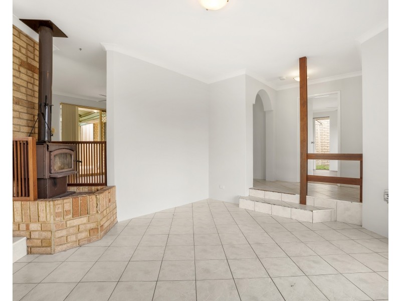 5 LISBON PLACE, Warnbro WA 6169