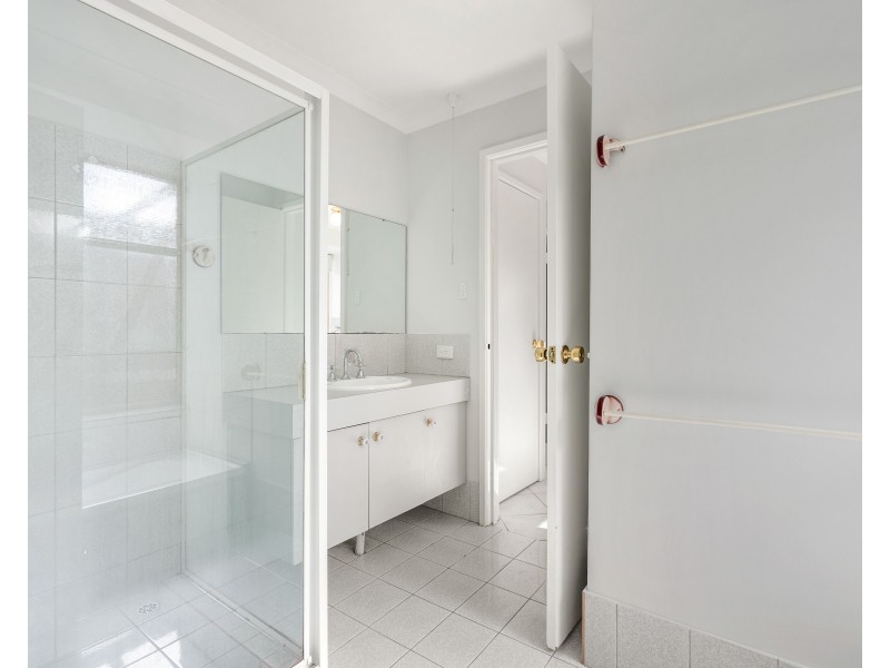 5 LISBON PLACE, Warnbro WA 6169