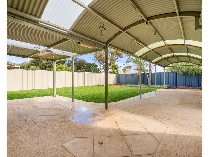 5 LISBON PLACE, Warnbro WA 6169