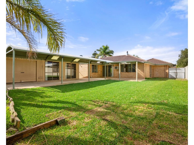 5 LISBON PLACE, Warnbro WA 6169