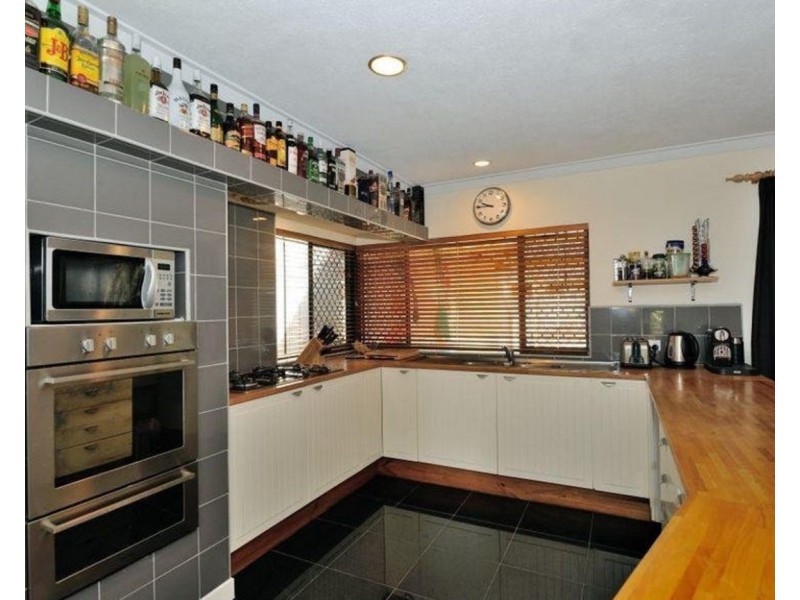 36 Holcombe Road, Warnbro WA 6169