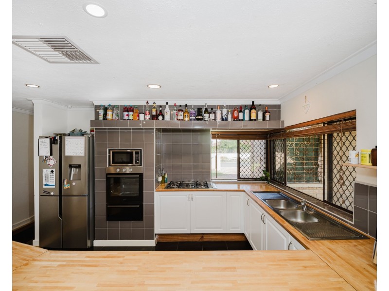 36 Holcombe Road, Warnbro WA 6169