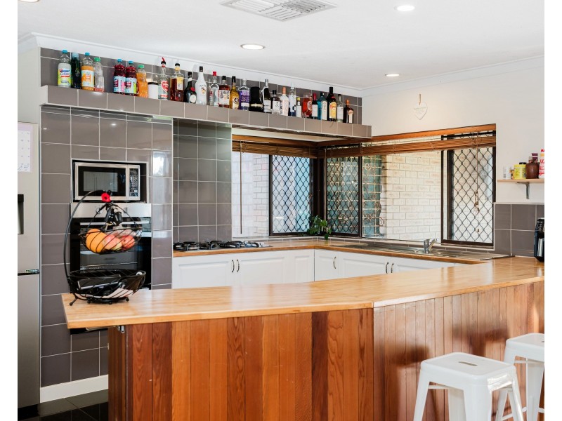 36 Holcombe Road, Warnbro WA 6169