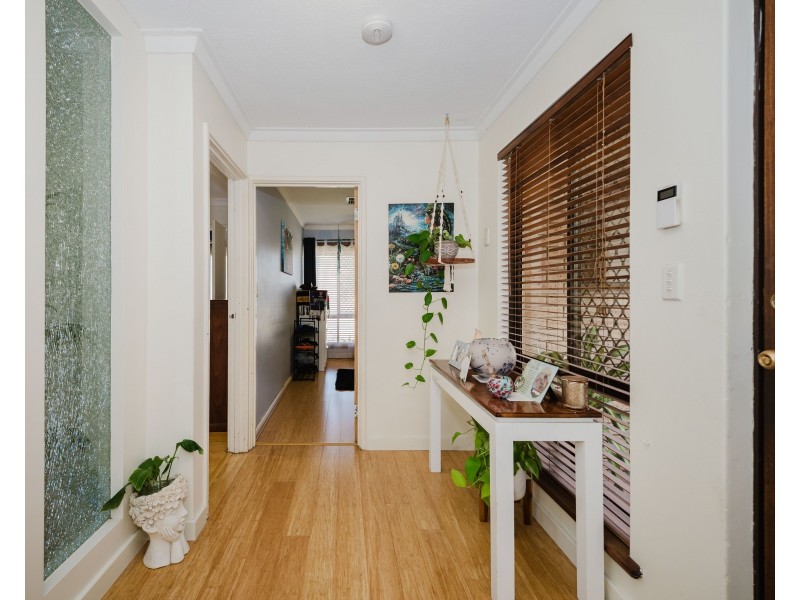 36 Holcombe Road, Warnbro WA 6169
