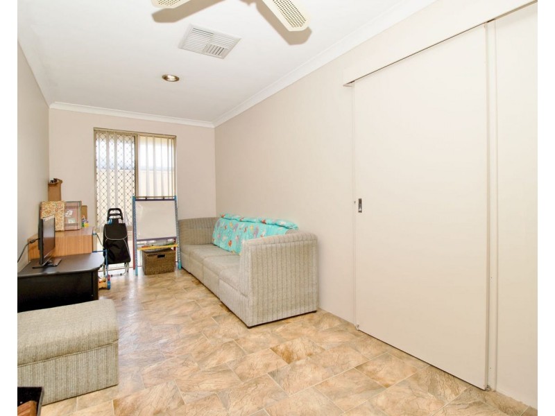 8 Maitland Cl, Cooloongup WA 6168