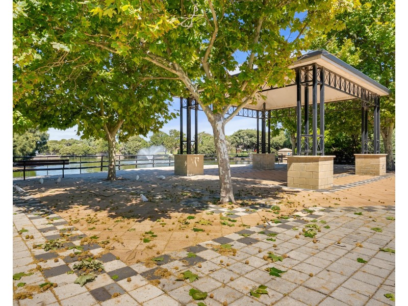 25 Seawind Drive, Rockingham WA 6168