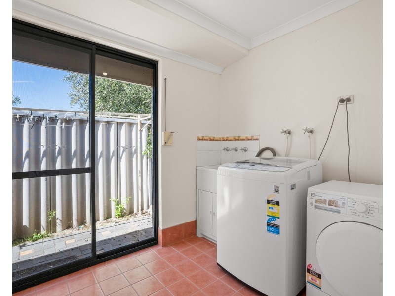 25 Seawind Drive, Rockingham WA 6168