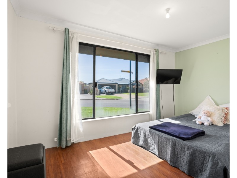 25 Seawind Drive, Rockingham WA 6168
