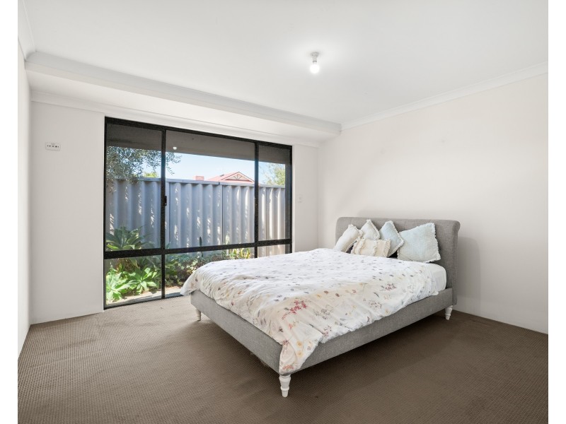 25 Seawind Drive, Rockingham WA 6168