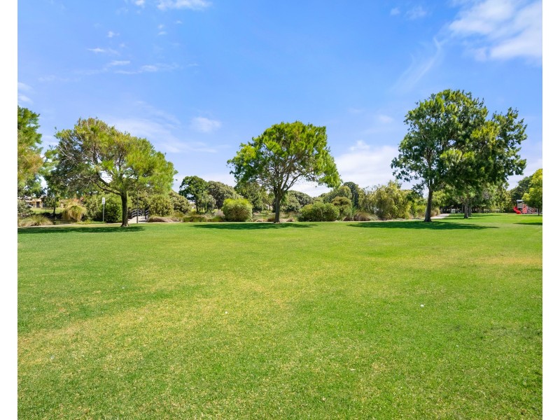 25 Seawind Drive, Rockingham WA 6168