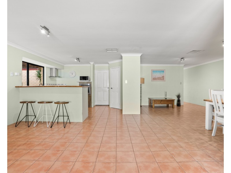 25 Seawind Drive, Rockingham WA 6168