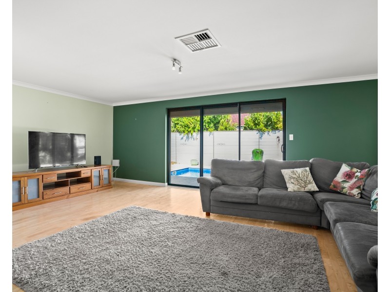 25 Seawind Drive, Rockingham WA 6168