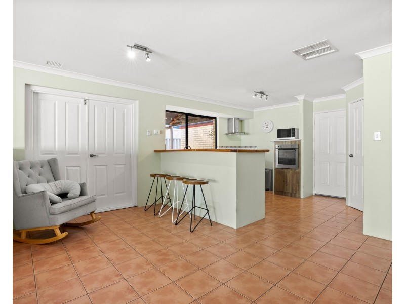 25 Seawind Drive, Rockingham WA 6168