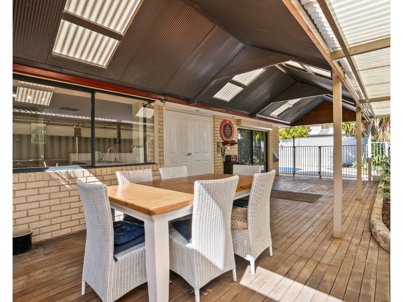 25 Seawind Drive, Rockingham WA 6168