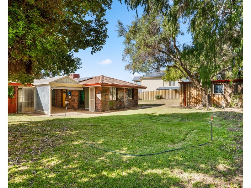 29 Fourth Avenue, Shoalwater WA 6169