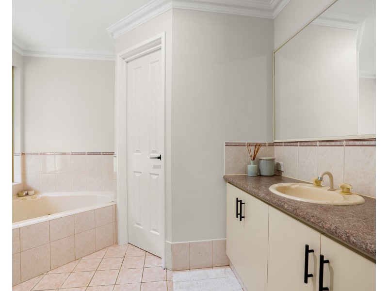 27 OAK WAY, Baldivis WA 6171