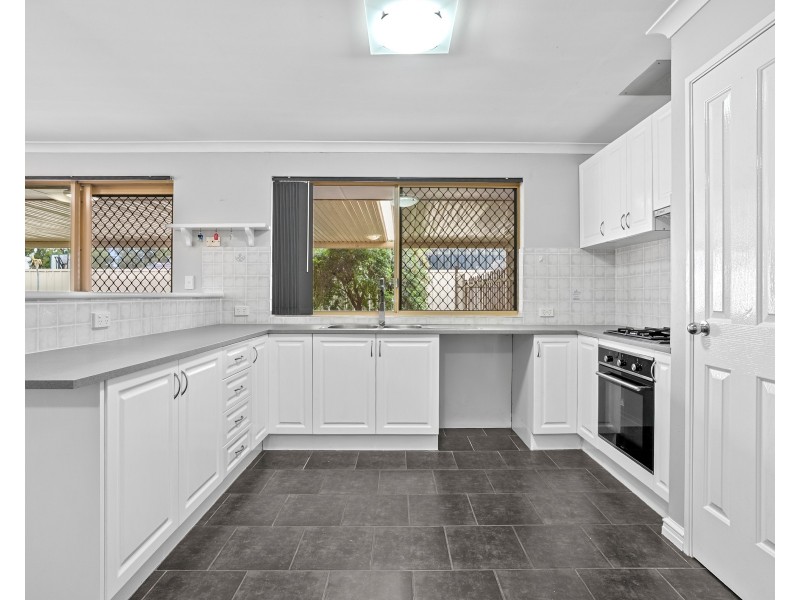 30 CUMBERLAND WAY, Waikiki WA 6169