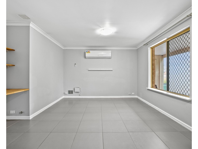 30 CUMBERLAND WAY, Waikiki WA 6169