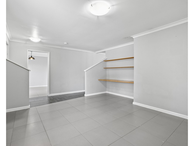 30 CUMBERLAND WAY, Waikiki WA 6169