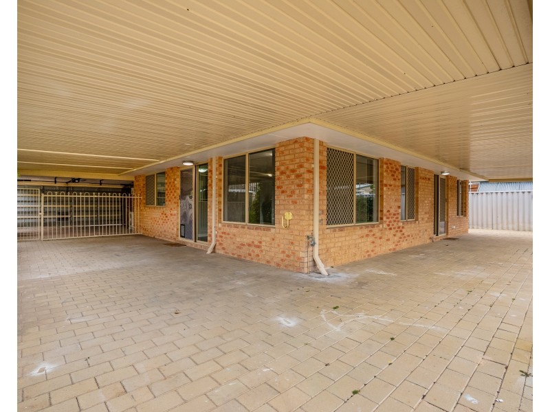 30 CUMBERLAND WAY, Waikiki WA 6169