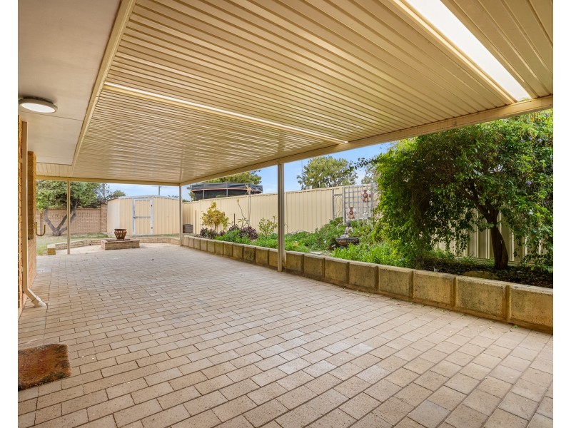 30 CUMBERLAND WAY, Waikiki WA 6169