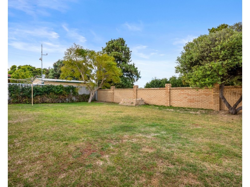30 CUMBERLAND WAY, Waikiki WA 6169
