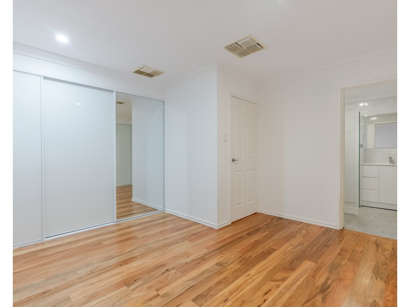 172 PENGUIN ROAD, Safety Bay WA 6169