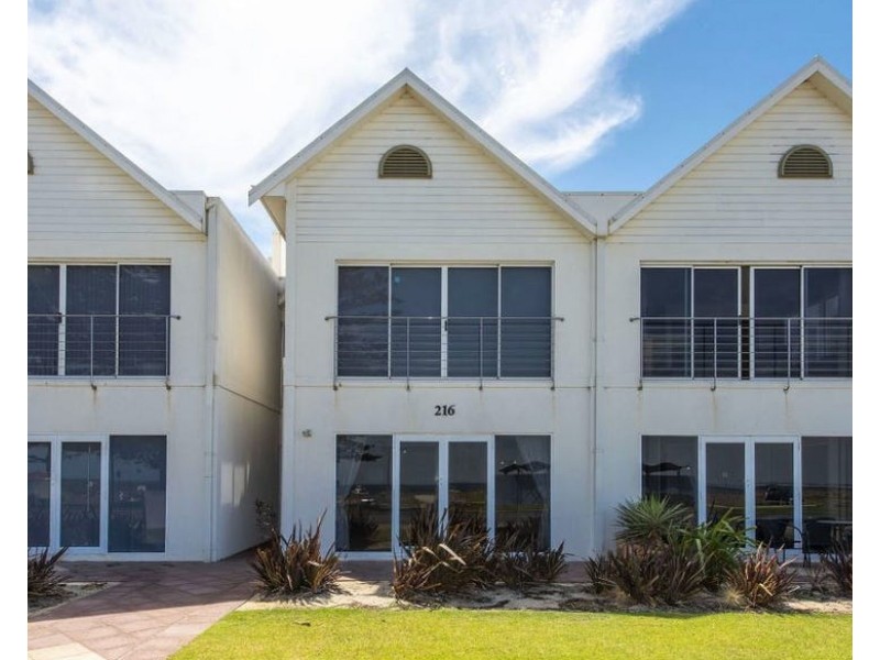2/216 Arcadia Dr, Shoalwater WA 6169